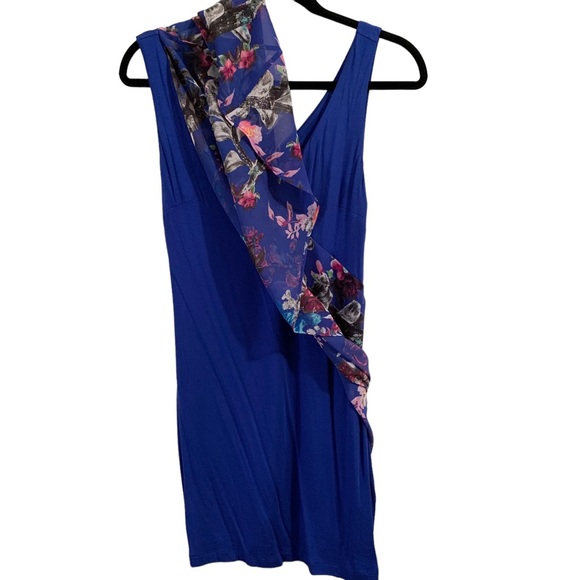 Bebe Asymmetrical Flutter Sleeve Printed Dress (M, Blue/Floral) - Picture 4 of 13